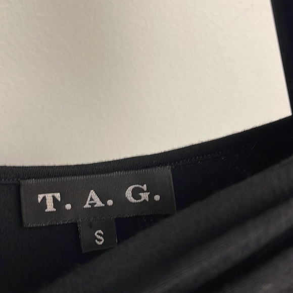 Twist front neck line super sexy statement peice/there is also teal - Picture 2 of 3